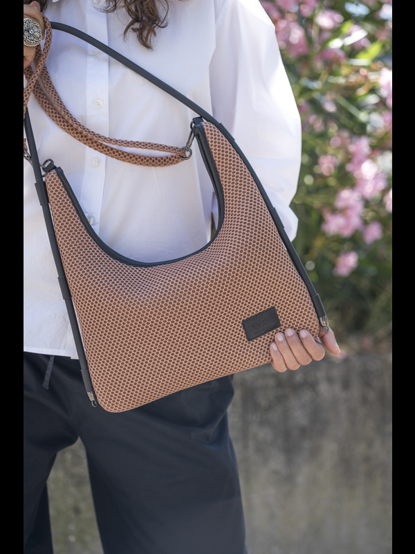 LOLA GUM /  MOCHA 